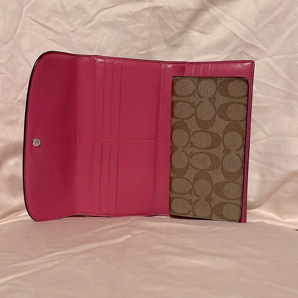 Coach Wallet - Picture 2 of 4